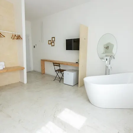 Nc Boutique 4*